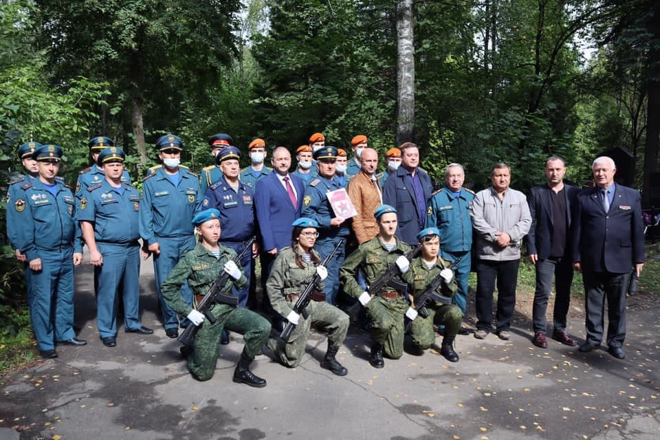 Глава управы Молжаниновского района выступил на митинге, посвященном 80-летию создания Советской гвардии